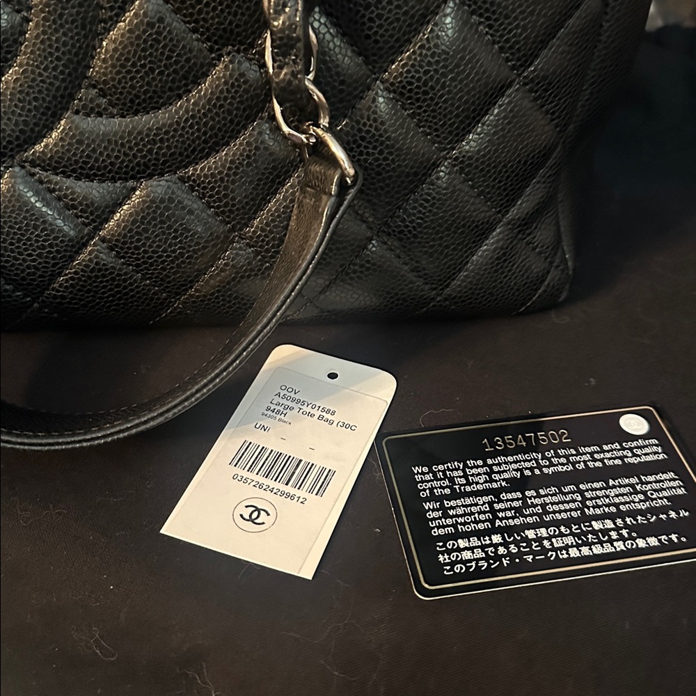 Authentic Chanel Grand Shopping Tote (GST)
Caviar Leather | Silver Hardware π€ - Picture 8 of 16